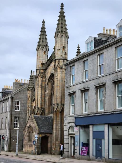 Crown House Two Bedroom Apartment Aberdeen Buitenkant foto
