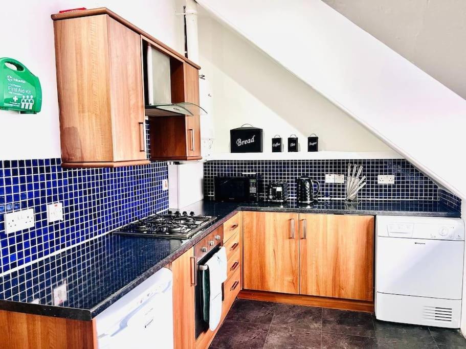 Crown House Two Bedroom Apartment Aberdeen Buitenkant foto