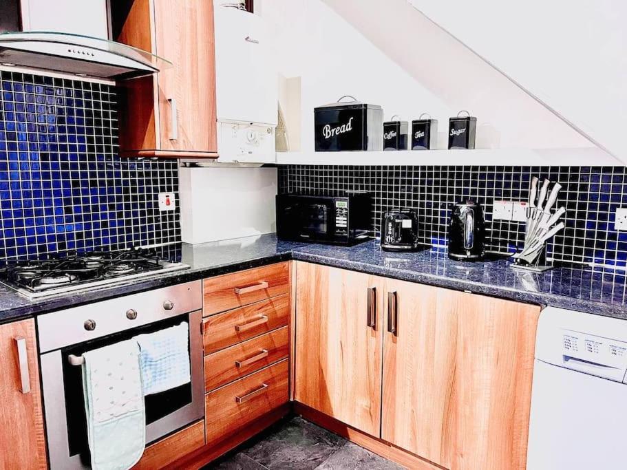 Crown House Two Bedroom Apartment Aberdeen Buitenkant foto
